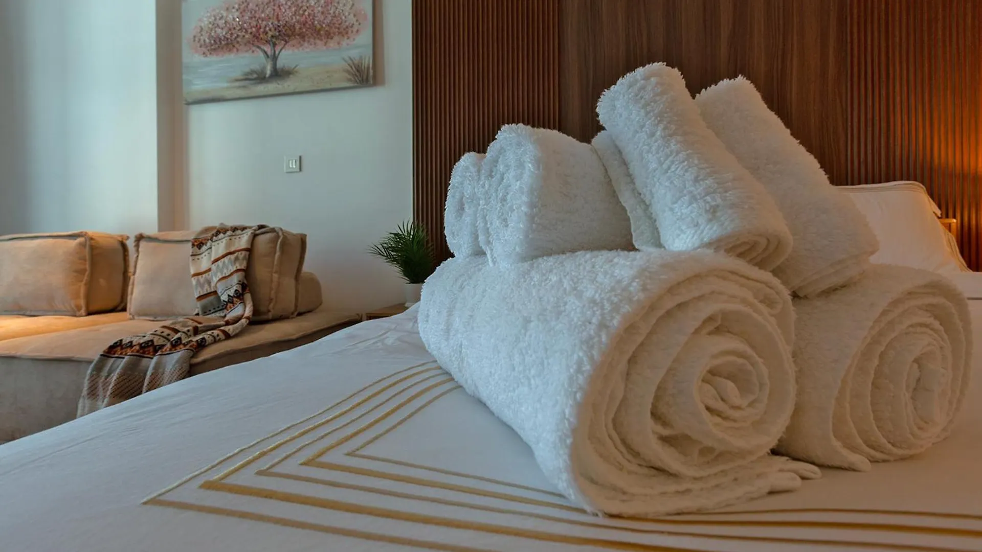 Burj & Beyond - Luxury Stay With Burj Khalifa View ドバイ 0*,  アラブ首長国連邦